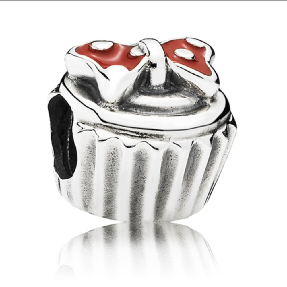 Pandora x Disney Mini Mouse cupcake charm